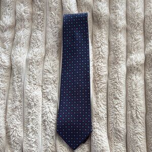 Brooks Brothers Dark Blue and Red Patterned Tie